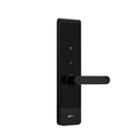 Cerradura de puerta con manija de palanca, sensor de huellas dactilares y control remoto de apertura y cierre desde un dispositivo móvil 